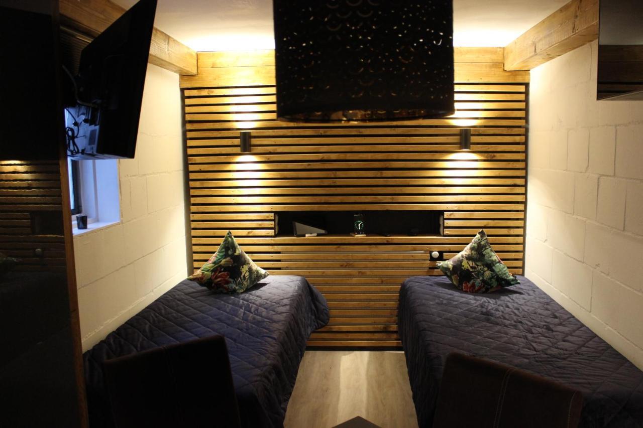Kleine Souterrain Wohnung Naehe Hamburg 新武尔姆斯托夫 外观 照片