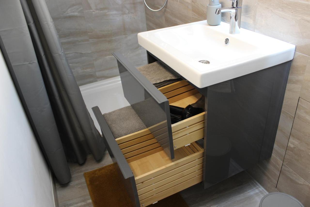 Kleine Souterrain Wohnung Naehe Hamburg 新武尔姆斯托夫 外观 照片
