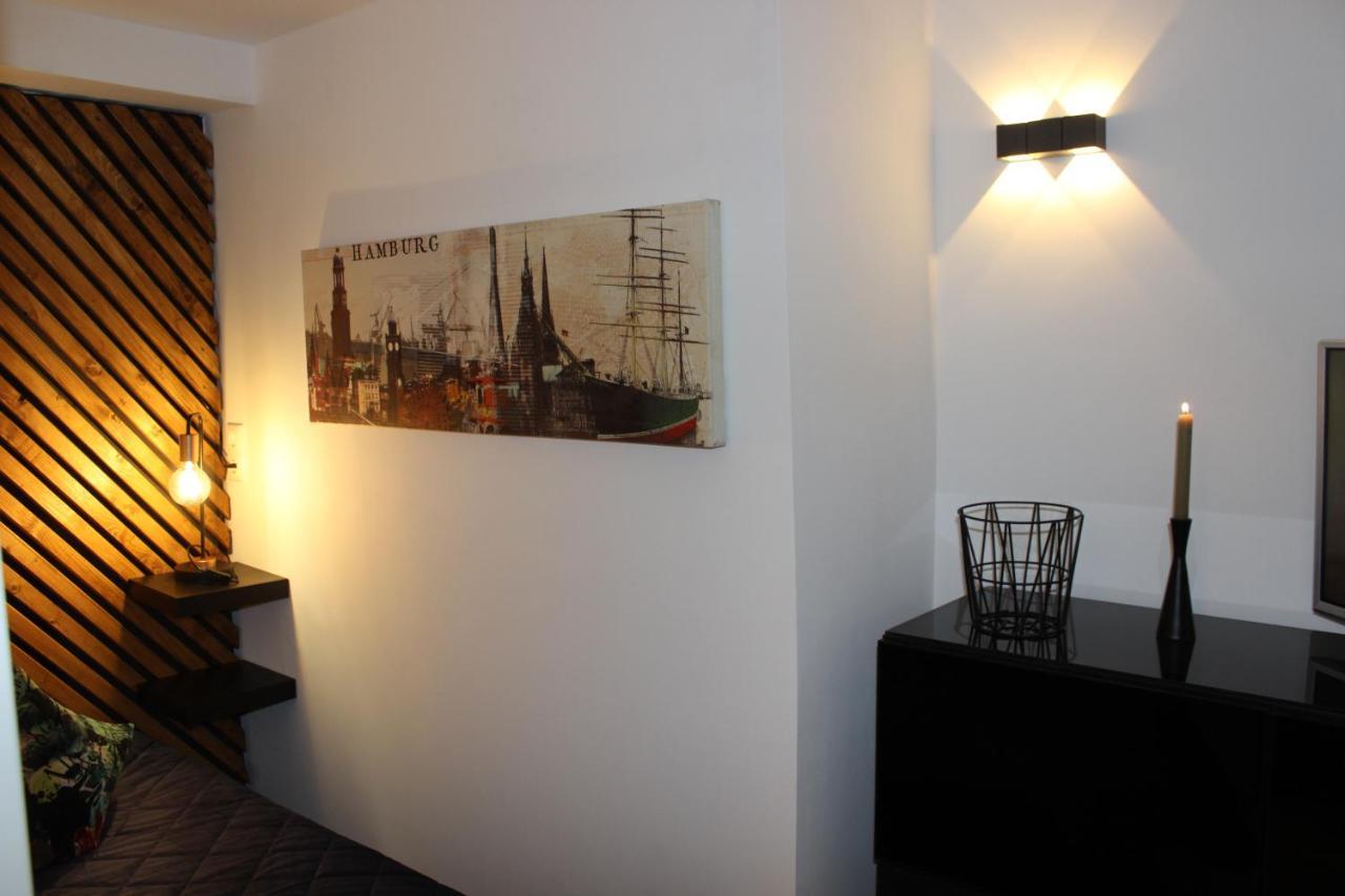 Kleine Souterrain Wohnung Naehe Hamburg 新武尔姆斯托夫 外观 照片