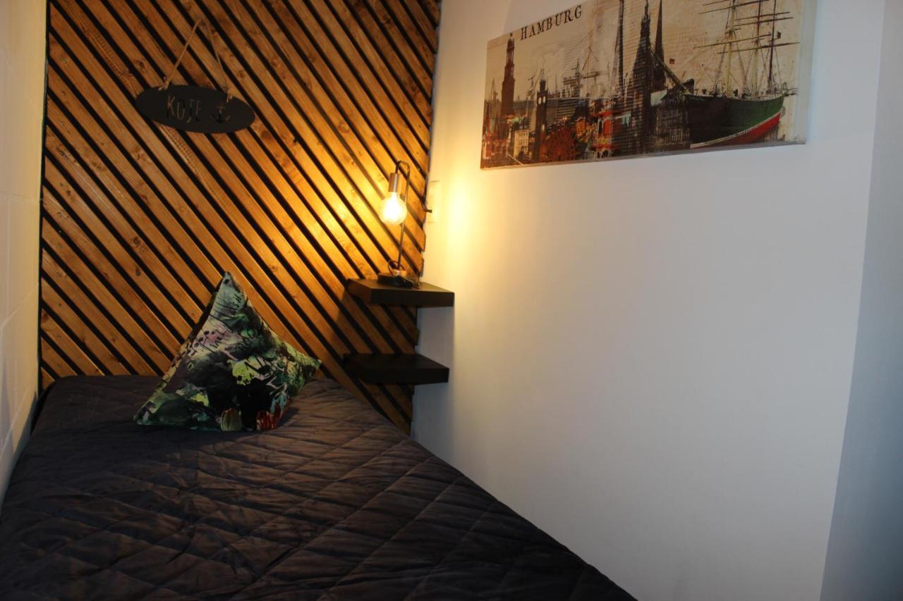 Kleine Souterrain Wohnung Naehe Hamburg 新武尔姆斯托夫 外观 照片